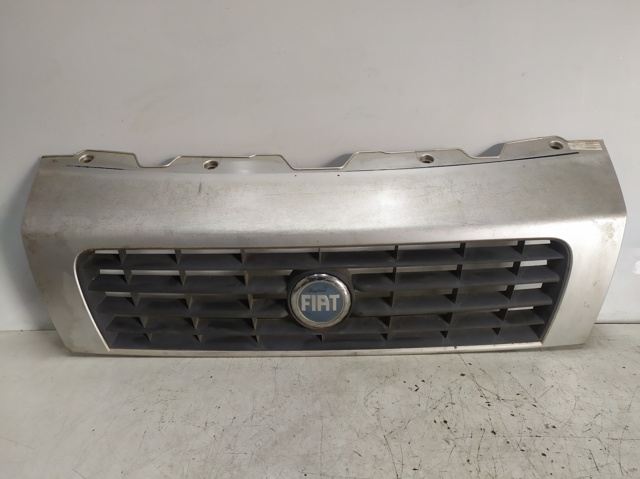Atrapa chłodnicy 1308067070 FIAT