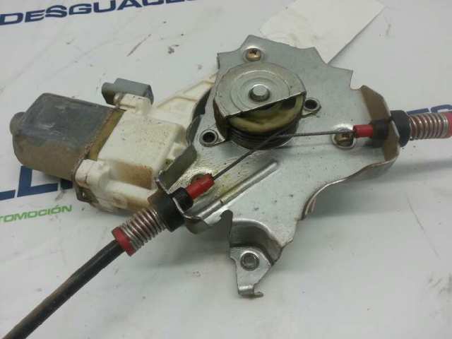 Mechanizm podnoszenia szyby drzwi przednich prawych 130822203 NISSAN