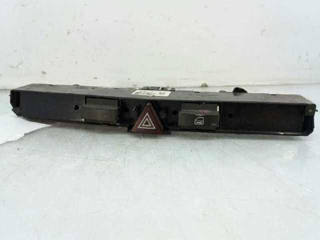 Przycisk włączania światła awaryjnego 13100105 OPEL