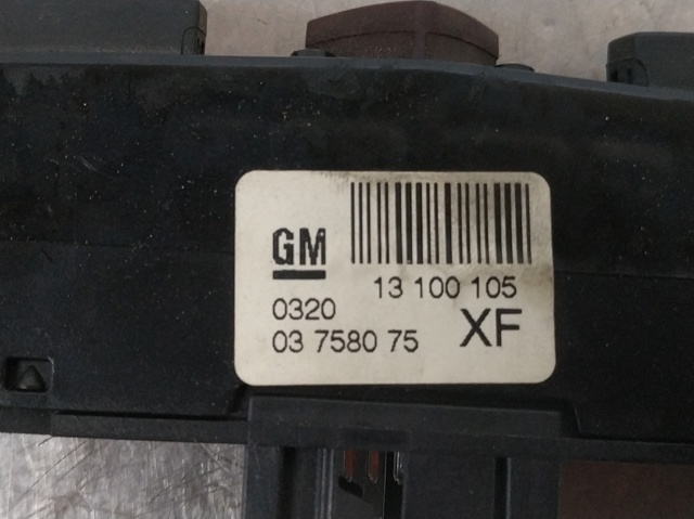 Przycisk włączania światła awaryjnego 13100105 OPEL