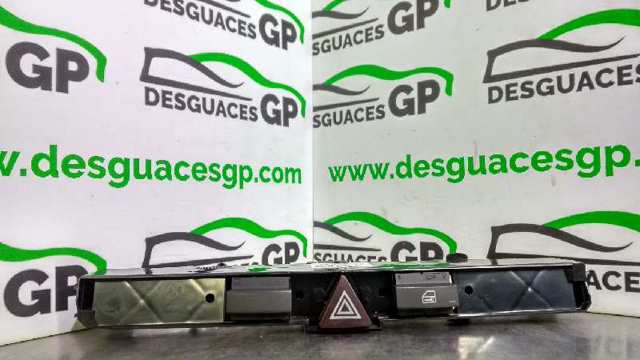 Przycisk włączania światła awaryjnego 13100105 OPEL