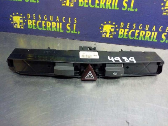 Przycisk włączania światła awaryjnego 13100105 OPEL