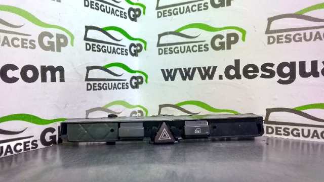 Przycisk włączania światła awaryjnego 13100105 OPEL