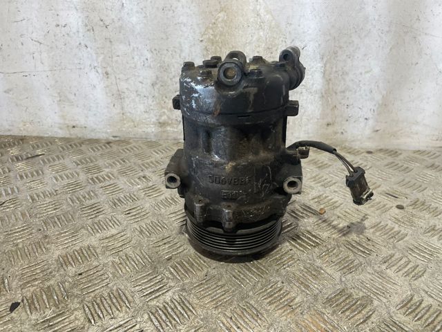 Sprężarka klimatyzacji 13106850 OPEL