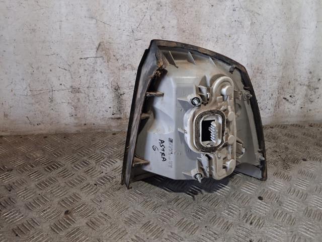 Lampa zespolona tylna lewa 13110929 OPEL