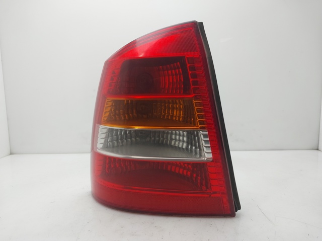 Lampa zespolona tylna lewa 13110932 OPEL