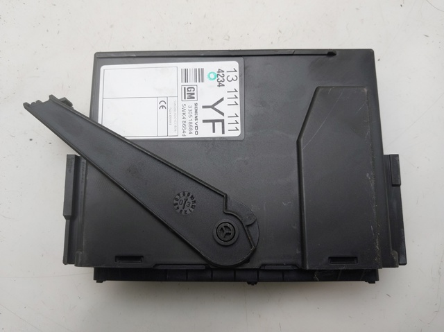 Blok komfortu 13111111 OPEL