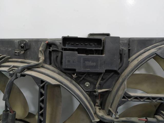 Wentylator elektryczny układu chłodzenia, kompletny (silnik+wirnik) prawy  13114368 GM
