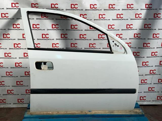Drzwi przednie prawe 13116452 OPEL