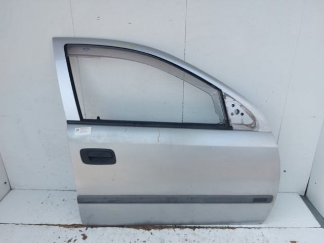 Drzwi przednie prawe 13116452 OPEL