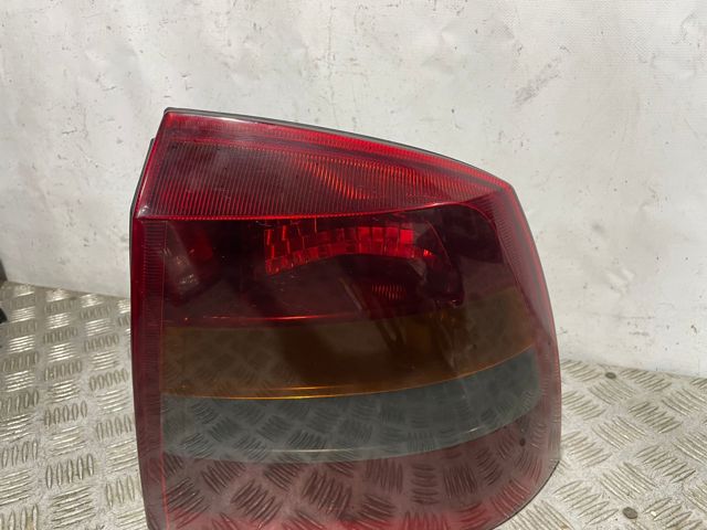 Lampa zespolona tylna prawa 13117093 OPEL