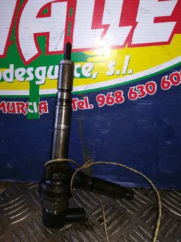 Dysza spryskiwacza szyby przedniej lewa  13118143 OPEL