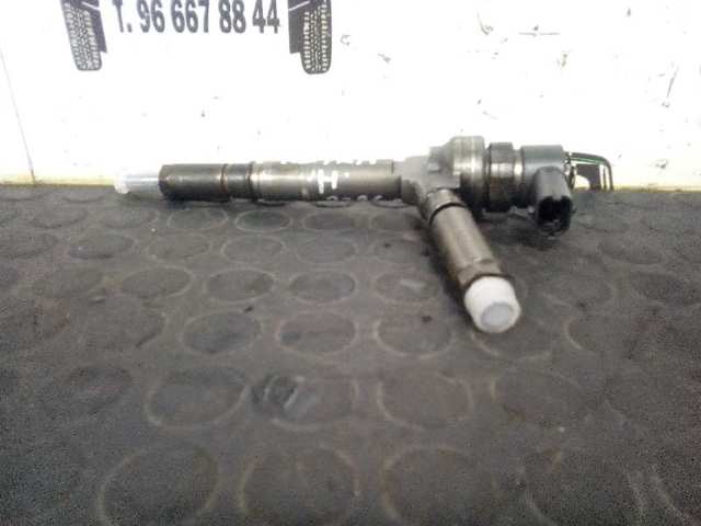 Dysza spryskiwacza szyby przedniej lewa  13118143 OPEL