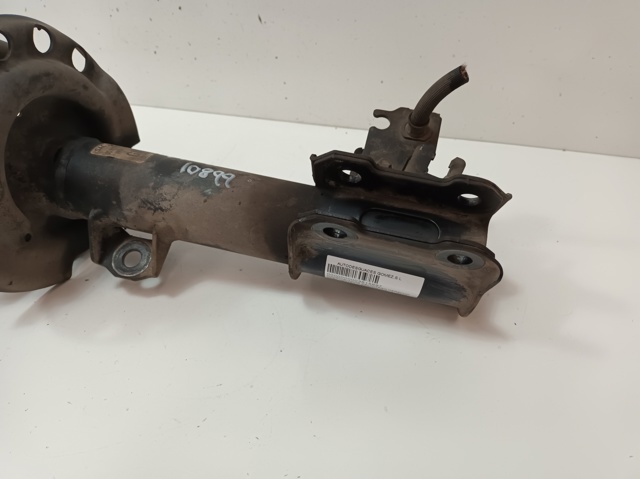 Amortyzator przedni Opel Vectra