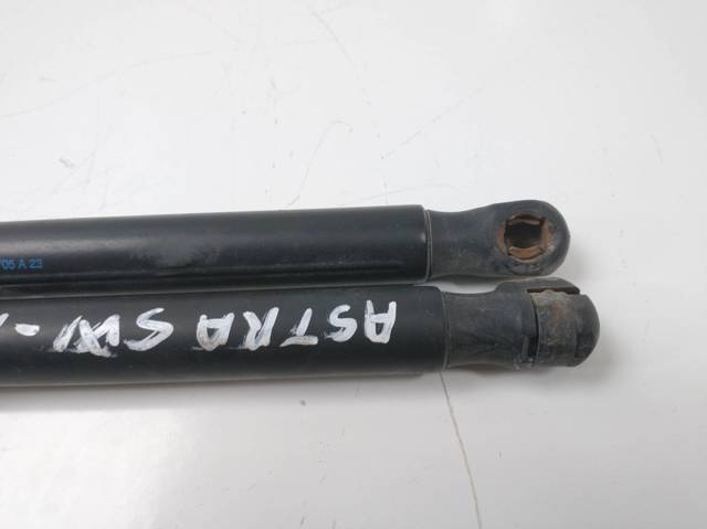 Amortyzator klapy bagażnika (3/5 drzwi-tylnych) 13122695 OPEL