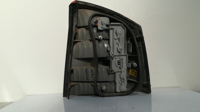 Lampa zespolona tylna lewa 13130643 OPEL