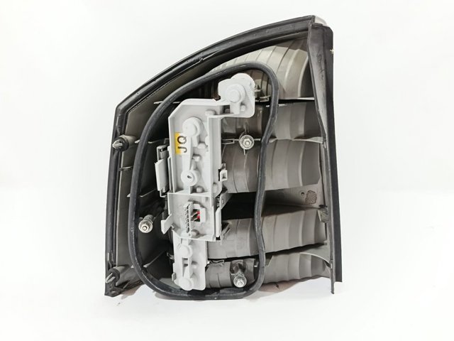 Lampa zespolona tylna prawa 13131002 OPEL