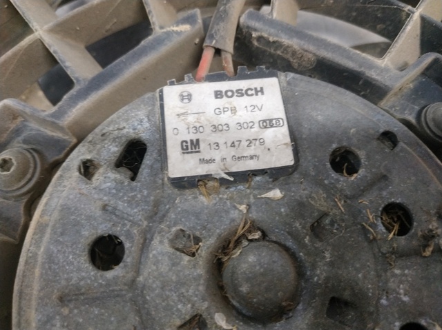 Wentylator elektryczny układu chłodzenia kompletny (silnik+wirnik) 13132559 OPEL