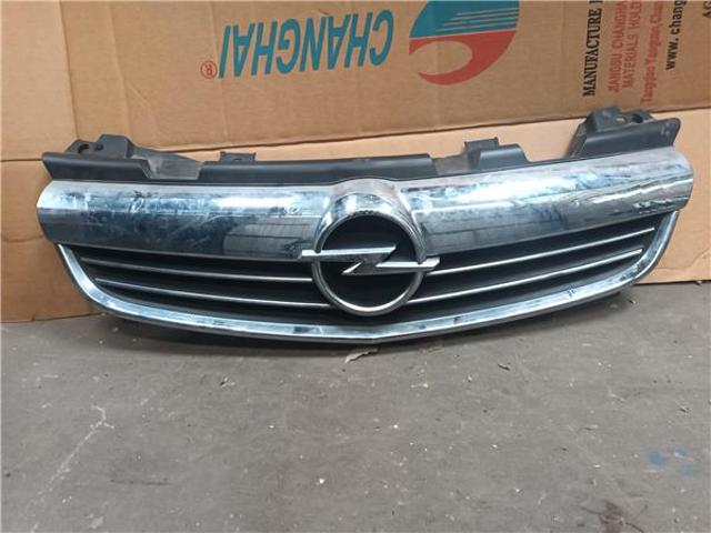 Atrapa chłodnicy 13136136 OPEL