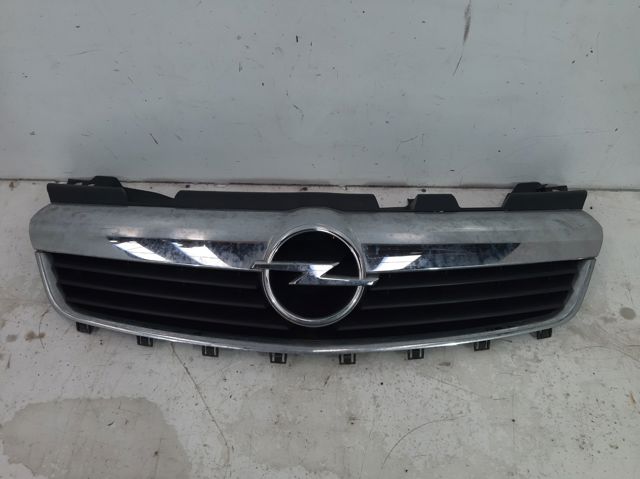 Atrapa chłodnicy 13136136 OPEL