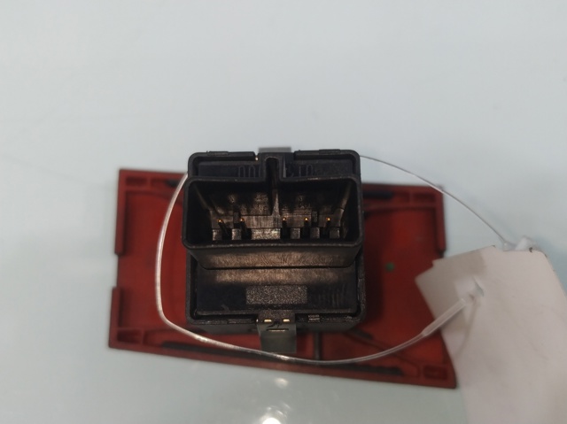 Przycisk włączania światła awaryjnego 13138255 OPEL