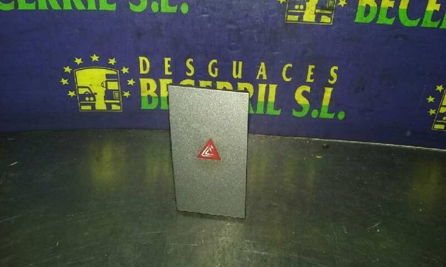 Przycisk włączania światła awaryjnego 13138255 OPEL