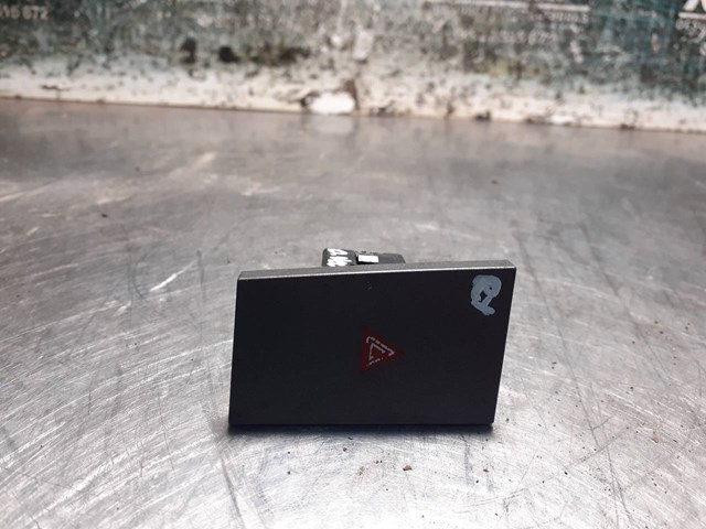 Przycisk włączania światła awaryjnego 13138255 OPEL