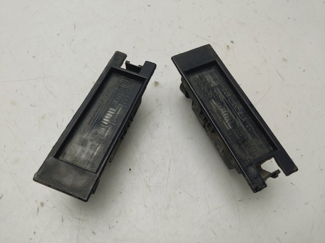 Lampa oświetlenia tylnej tablicy rejestracyjnej 13139990 OPEL