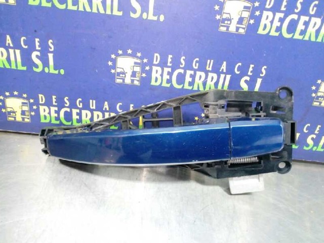 Klamka drzwi przednich zewnętrzna 13142770 OPEL