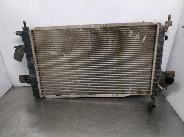 Chłodnica silnika 13143570 OPEL