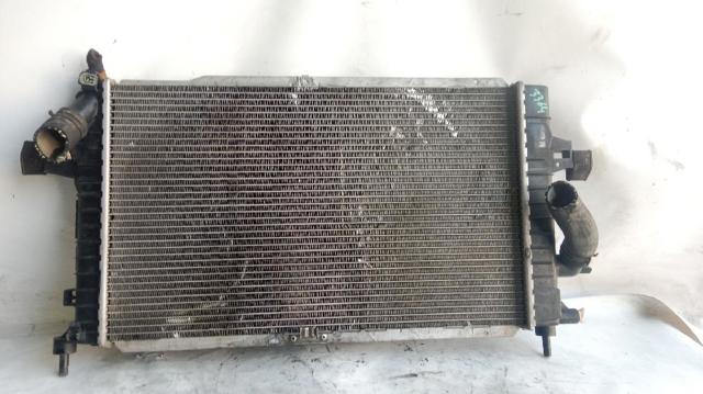 Chłodnica silnika 13143570 OPEL