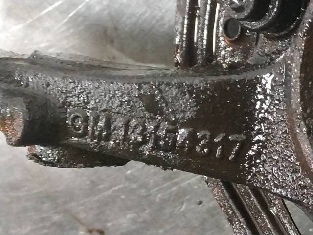 Czop (zwrotnica) przedni lewy 13154317 OPEL