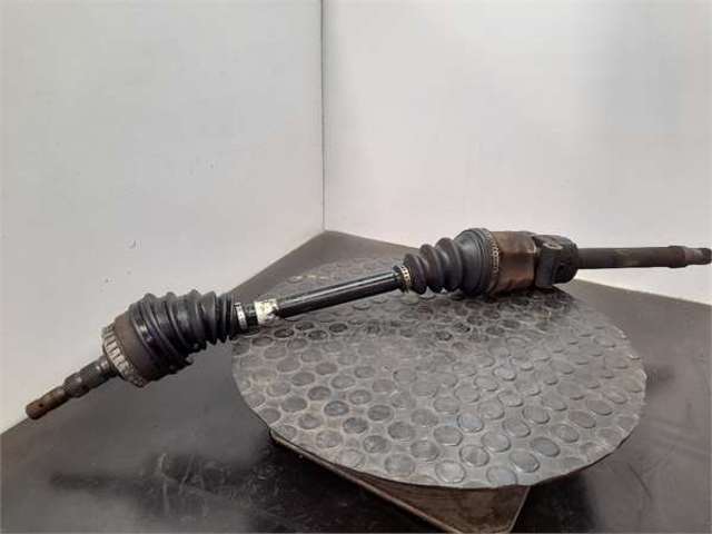 Półoś napędowa przednia prawa 13159533 OPEL