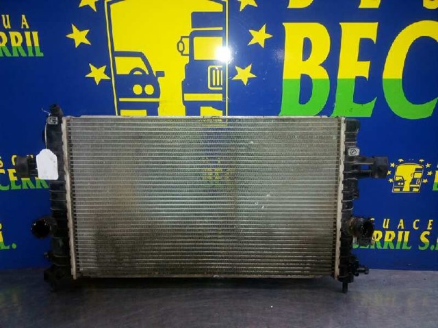 Chłodnica silnika 13170110 OPEL