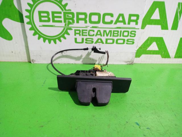 Zamek klapy bagażnika (3/5 drzwi tylnych) Opel Vectra