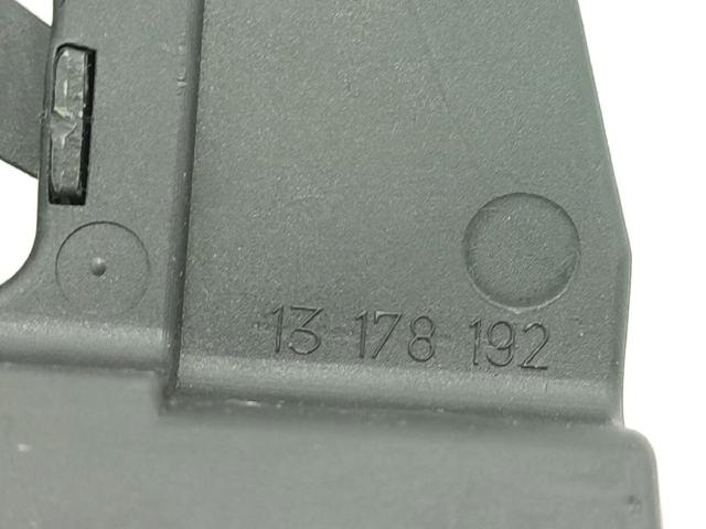 Zamek klapy bagażnika (3/5 drzwi tylnych) Opel Vectra