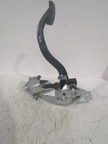 Pedał sprzęgła Opel Astra L35