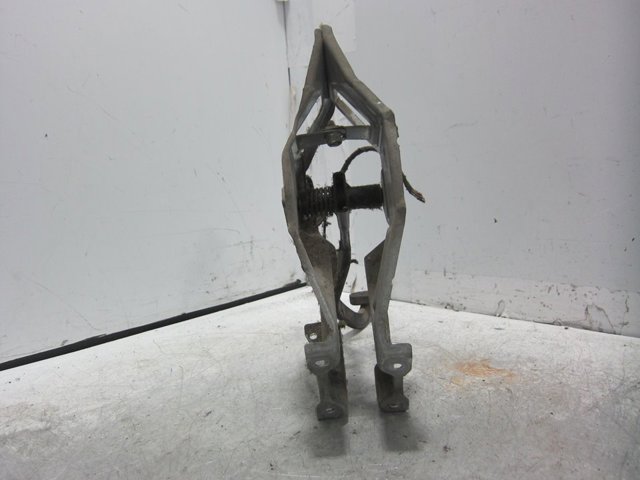 Pedał sprzęgła Opel Astra L35