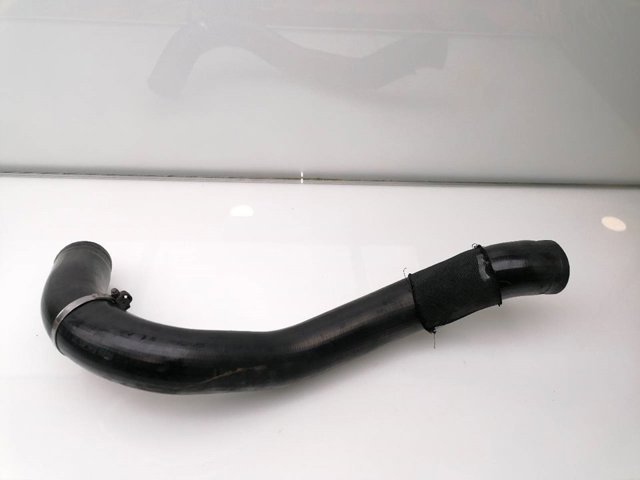 Przewód (króciec) chłodnicy dolny 1317A4 PEUGEOT