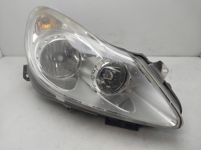Reflektor prawy 13186382 OPEL
