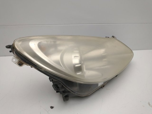 Reflektor prawy 13186382 OPEL