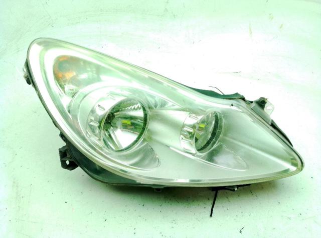 Reflektor prawy 13186382 OPEL