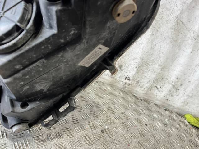 Reflektor prawy 13186382 OPEL