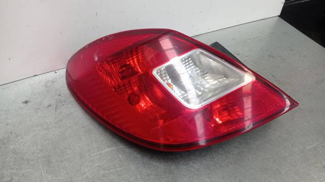 Lampa zespolona tylna lewa 13188047 OPEL