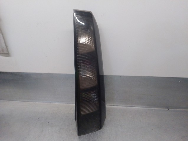 Lampa zespolona tylna lewa 13196001 OPEL