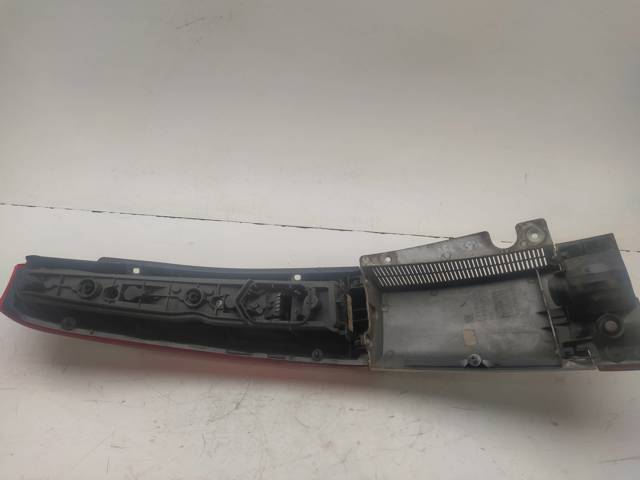 Lampa zespolona tylna prawa 13203392 OPEL
