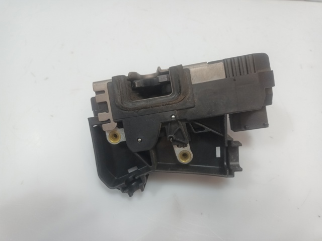 Zamek drzwi przednich lewych 13203899 OPEL