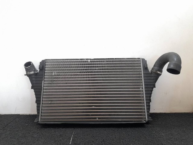Chłodnica intercoolera 13205152 OPEL