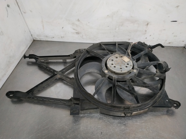 Wentylator elektryczny układu chłodzenia kompletny (silnik+wirnik) 13205947 OPEL