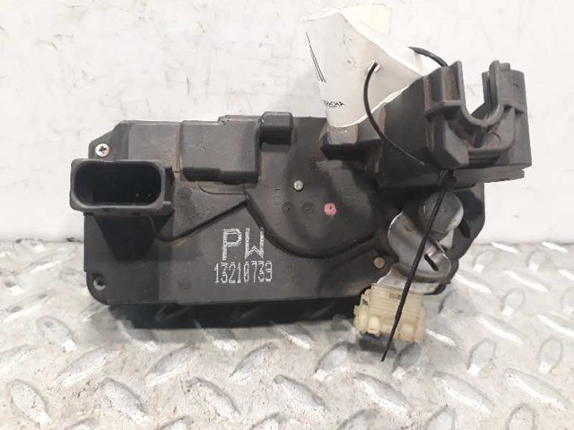 Zamek drzwi tylnych prawych 13210739 OPEL